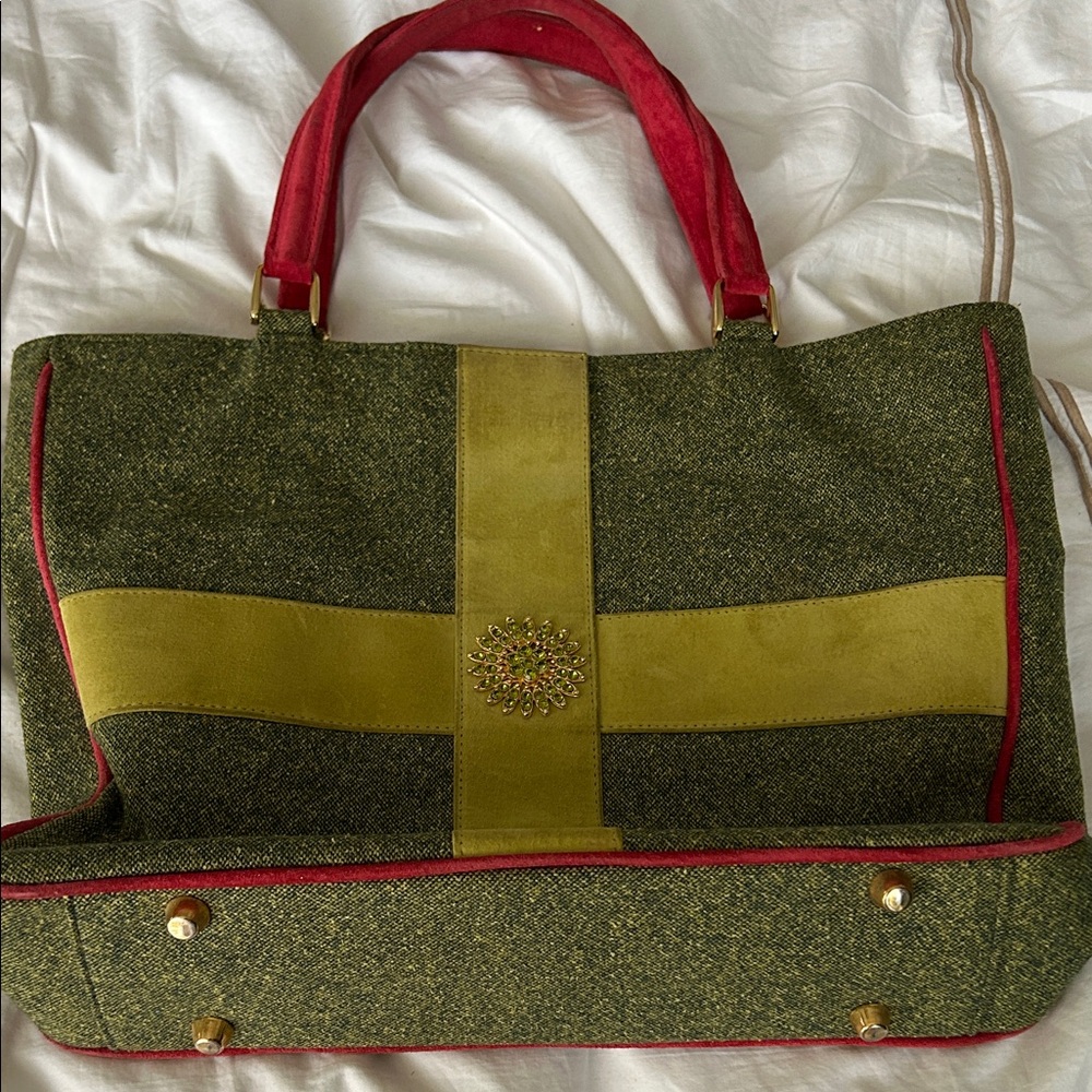 Elegant Green and Red Women's Tote Bag